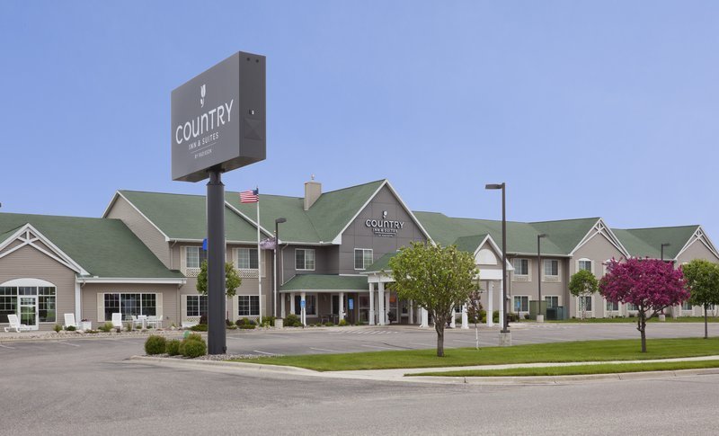 Photo of Country Inn & Suites Willmar, Willmar, MN