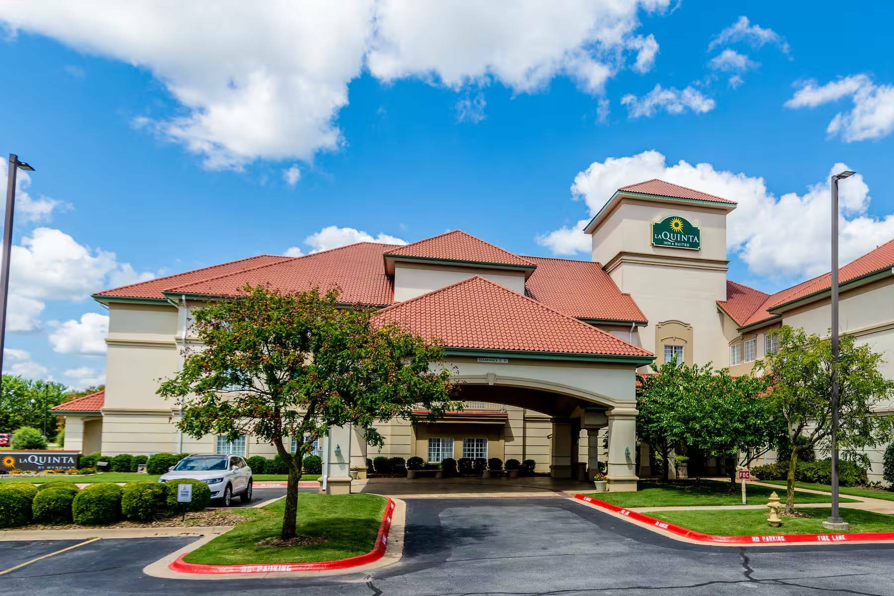 Photo of La Quinta Inn & Suites Bentonville, Bentonville, AR
