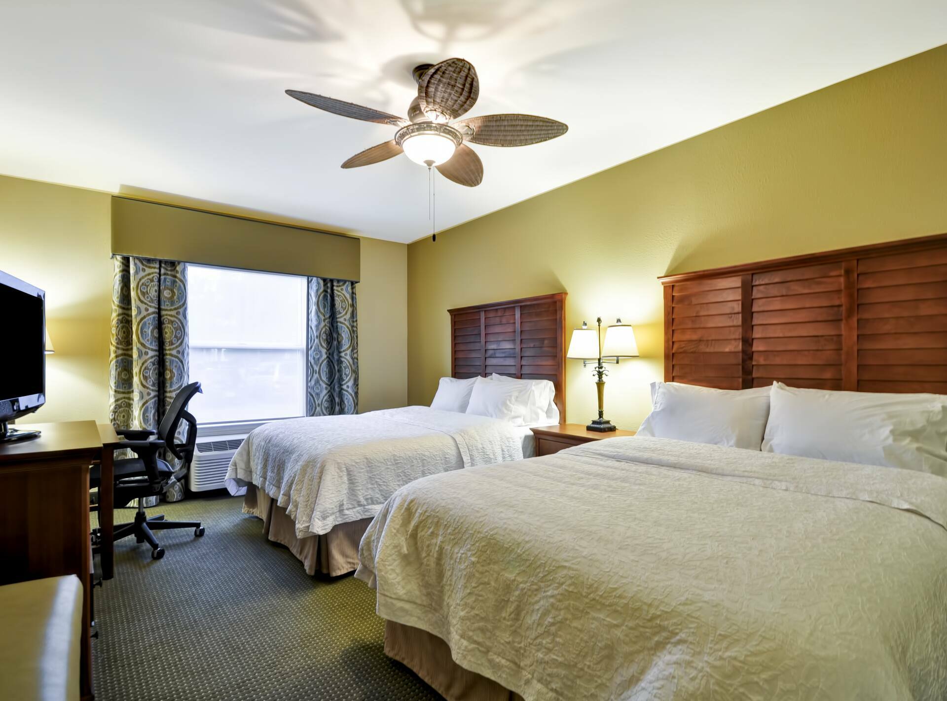 Photo of Hampton Inn & Suites Charleston/Mt. Pleasant-Isle Of Palms, Mount Pleasant, SC