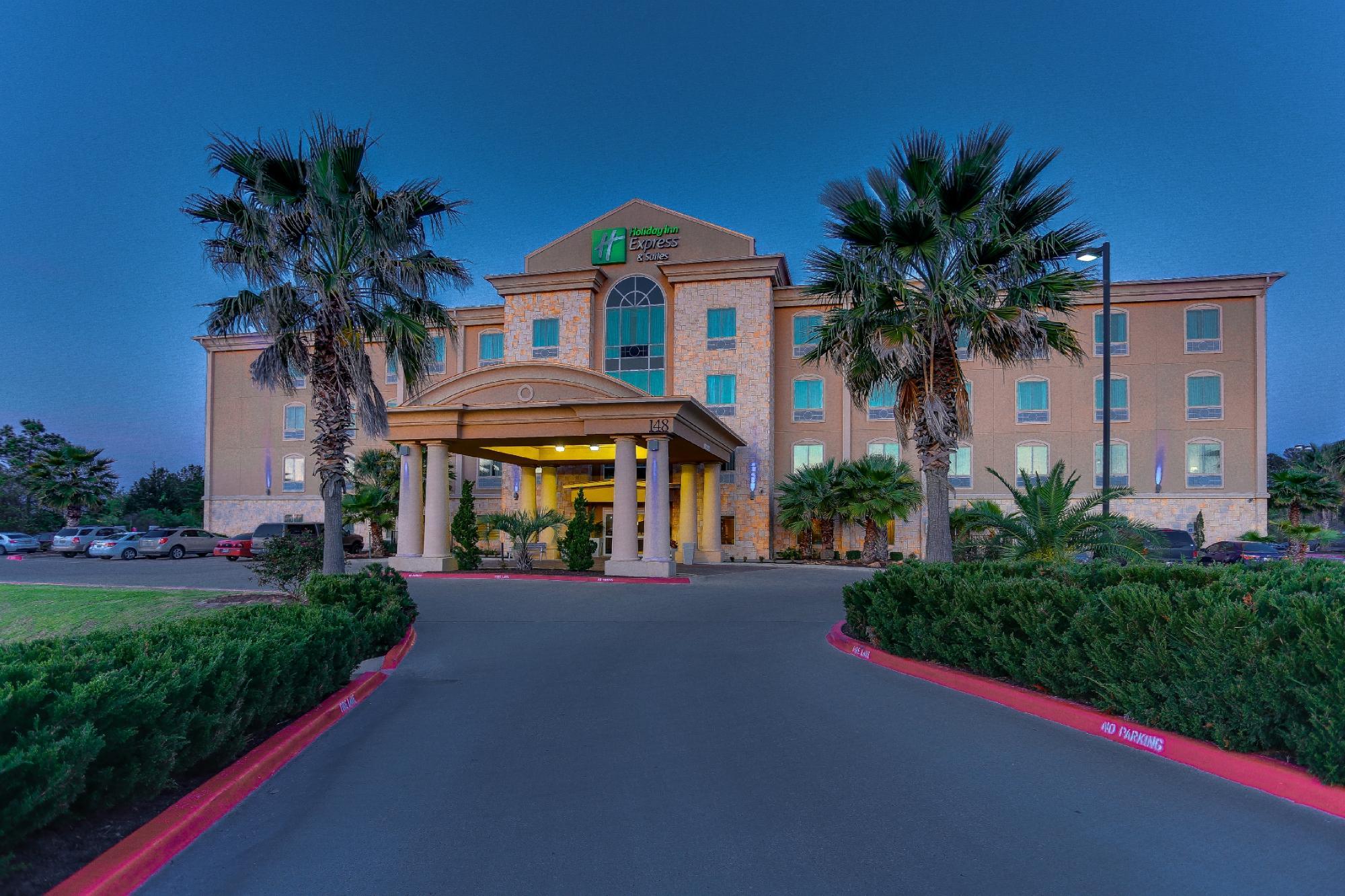 Photo of Holiday Inn Express & Suites Huntsville, Huntsville, TX
