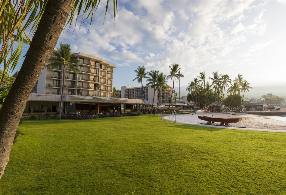 Photo of Courtyard King Kamehameha's Kona Beach Hotel, Kailua-Kona, HI