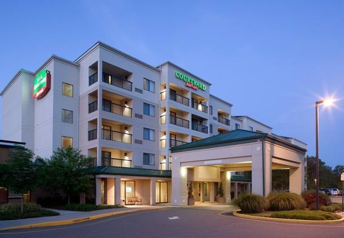 Photo of Courtyard Somerset, Somerset, NJ
