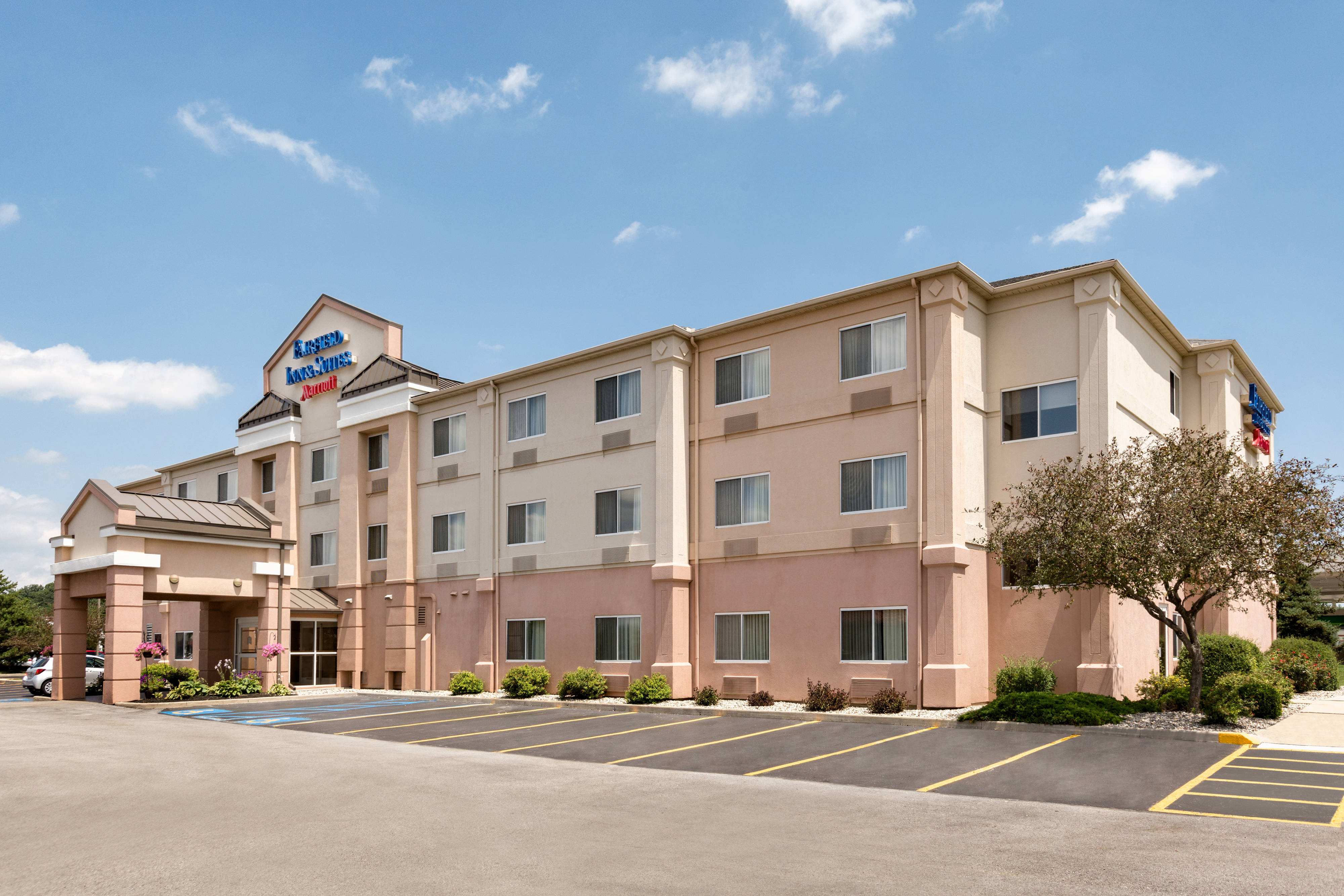 Photo of Fairfield Inn & Suites by Marriott Toledo Maumee, Maumee, OH