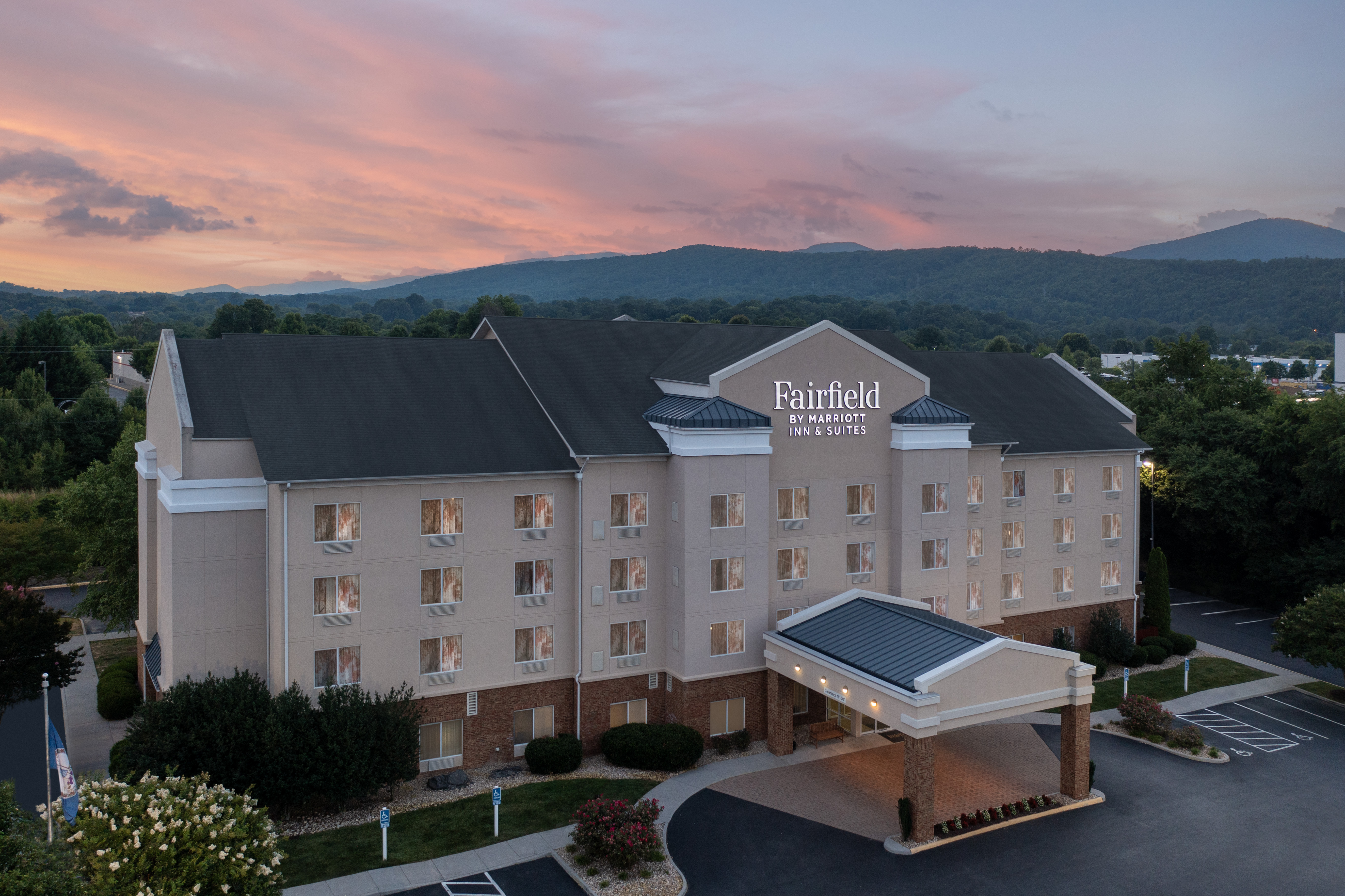 Photo of Fairfield Inn & Suites Roanoke Hollins I-81, Roanoke, VA