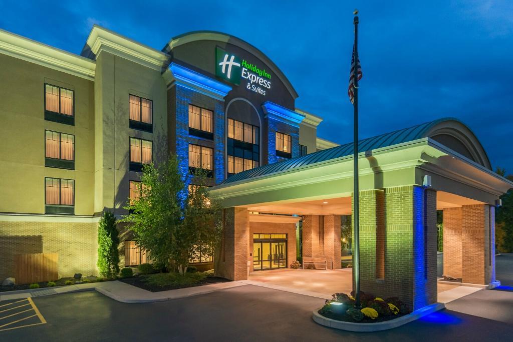 Photo of Holiday Inn Express Hotel & Suites Rochester Webster, Webster, NY