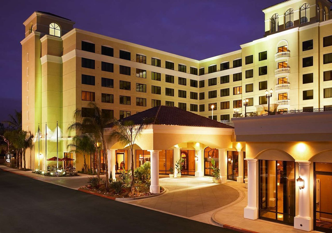 Photo of DoubleTree Suites by Hilton Hotel Anaheim Resort - Convention Center, Anaheim, CA
