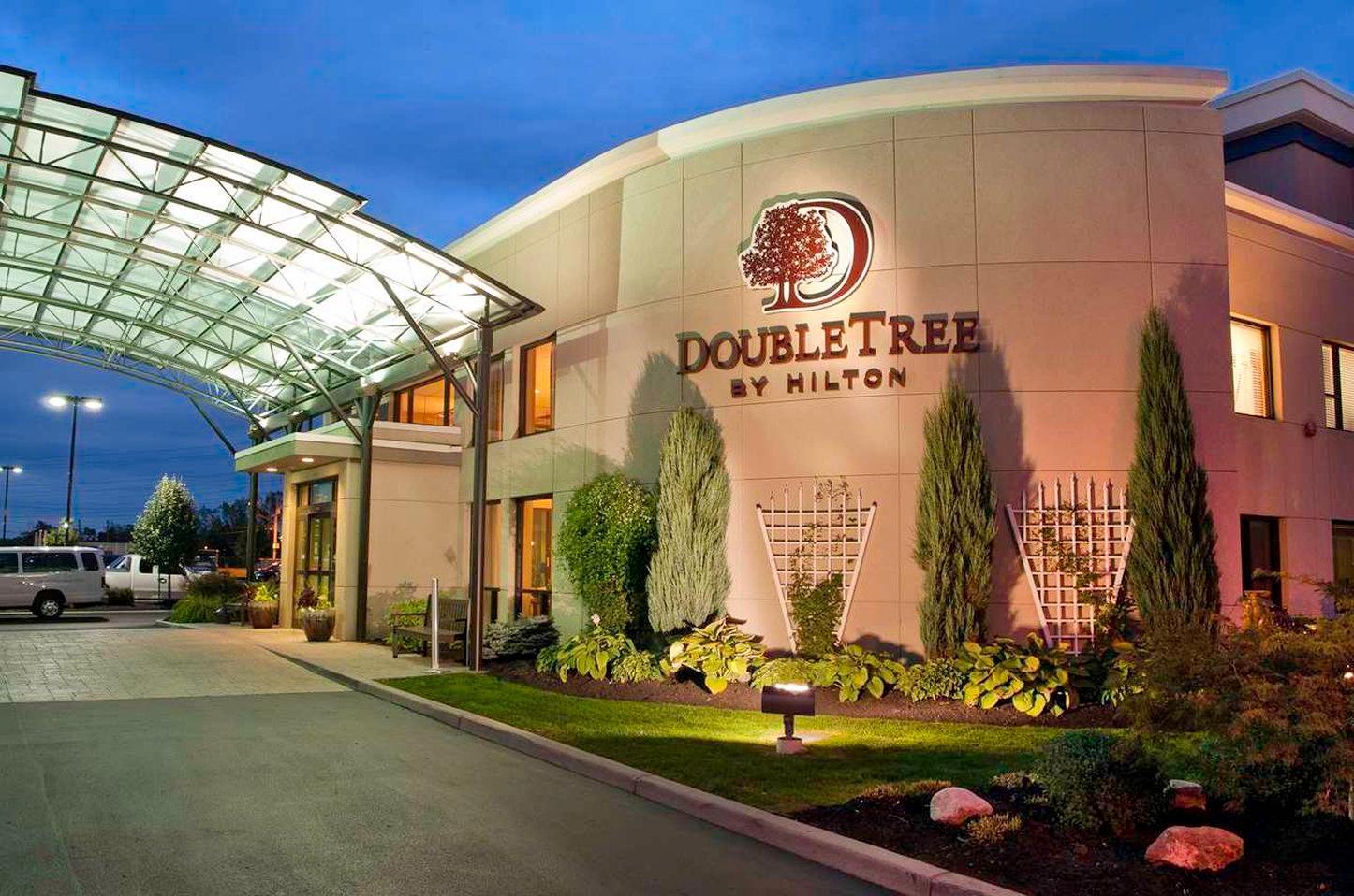 Photo of DoubleTree by Hilton Hotel Buffalo - Amherst, Amherst, NY