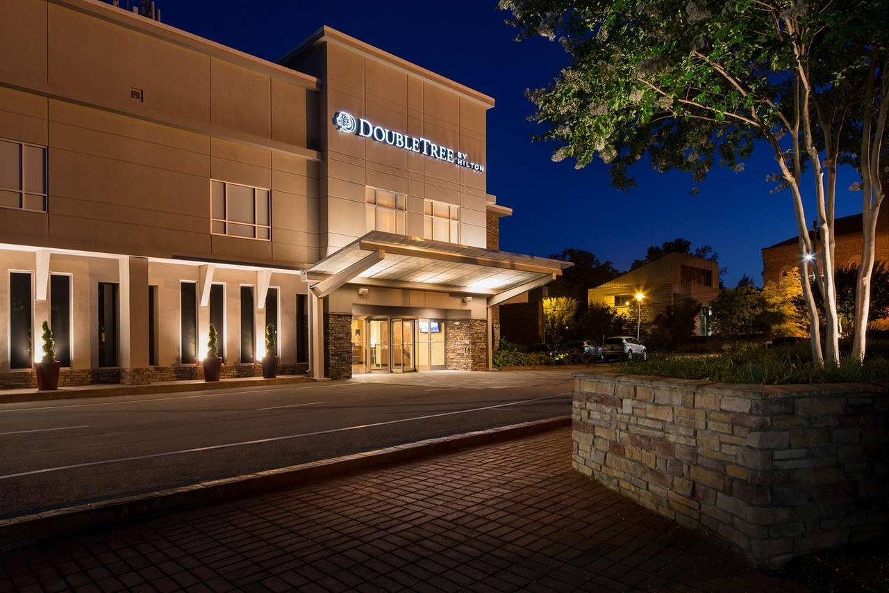 Photo of DoubleTree by Hilton Hotel Raleigh Brownstone - University, Raleigh, NC