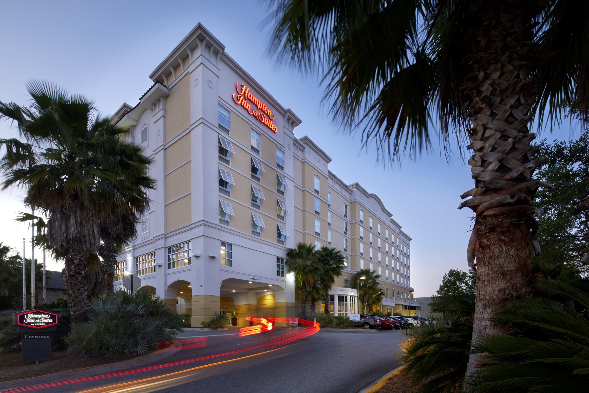 Photo of Hampton Inn & Suites Savannah/Midtown, Savannah, GA