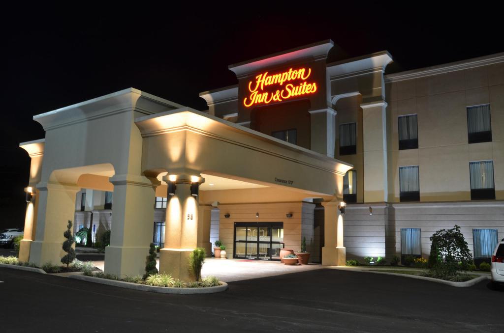 Photo of Hampton Inn & Suites Sharon, West Middlesex, PA