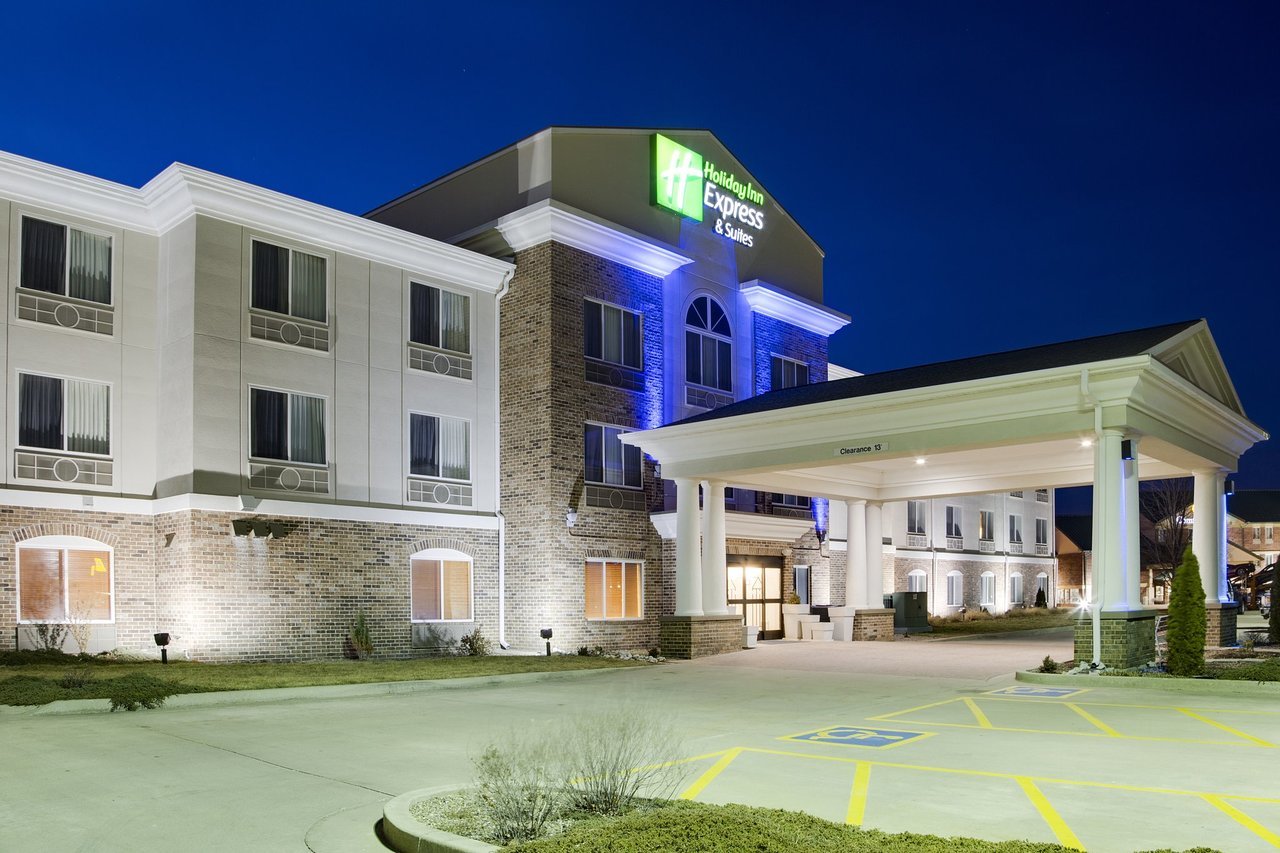 Photo of Holiday Inn Express & Suites Jacksonville (IL), Jacksonville, IL