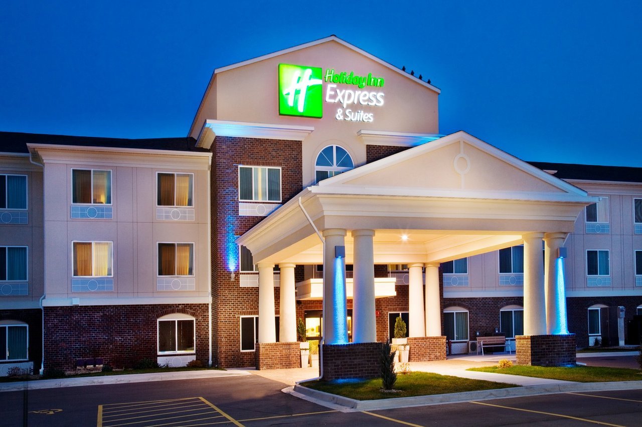 Photo of Holiday Inn Express & Suites Dubuque-West, Dubuque, IA