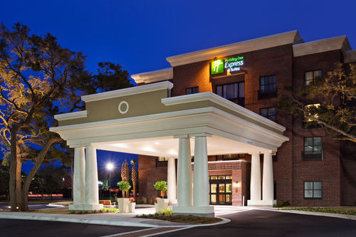 Photo of Holiday Inn Express & Suites Charleston - Mount Pleasant, Mount Pleasant, SC