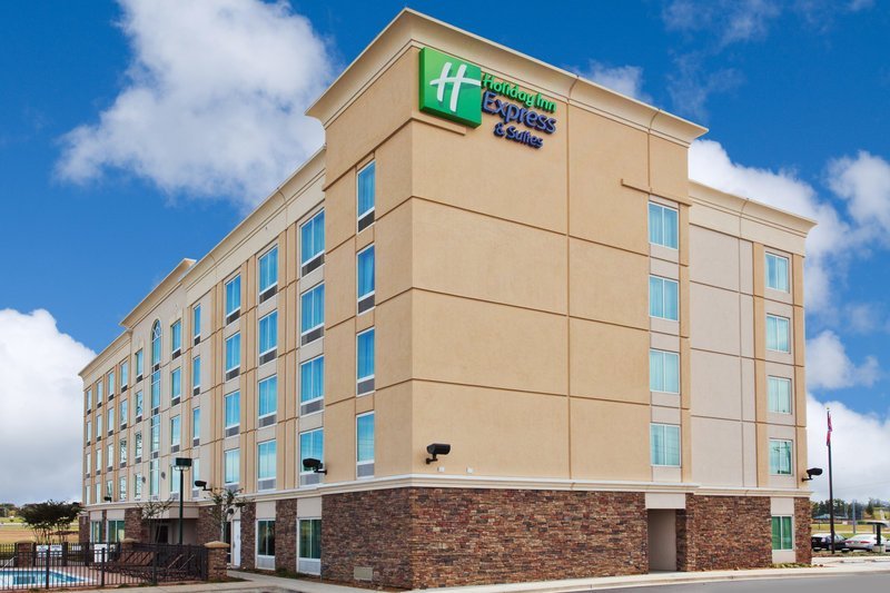 Photo of Holiday Inn Express & Suites Jackson Northeast, Jackson, TN