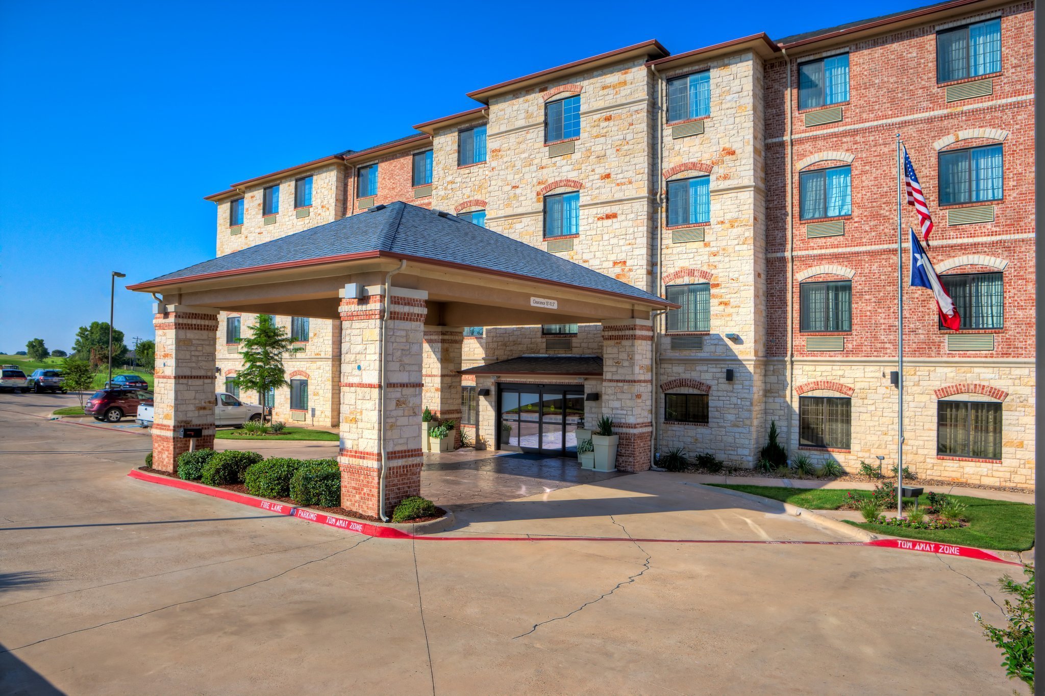 Photo of Holiday Inn Express & Suites Granbury, Granbury, TX