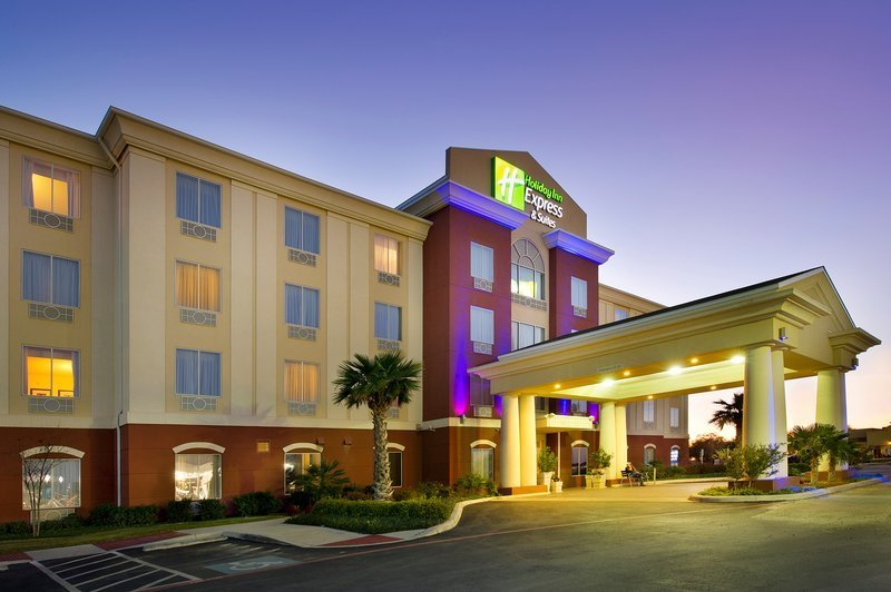 Photo of Holiday Inn Express & Suites Uvalde, Uvalde, TX