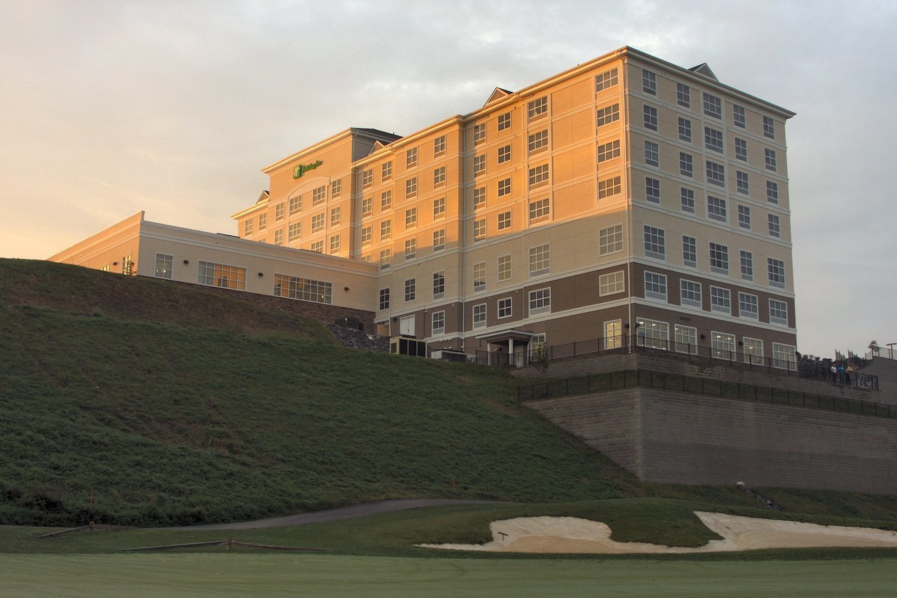Photo of Holiday Inn & Suites Front Royal Blue Ridge Shadows, Front Royal, VA