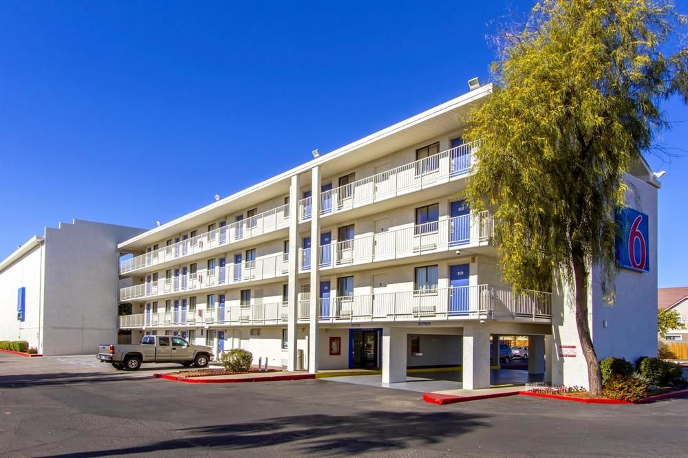 Photo of Motel 6 Phoenix - Northern Avenue, Phoenix, AZ