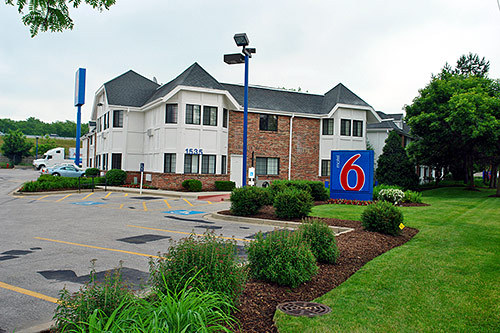 Photo of Motel 6 Chicago North - Glenview, Glenview, IL