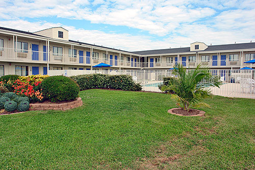 Photo of Motel 6 Houston - NASA, Webster, TX