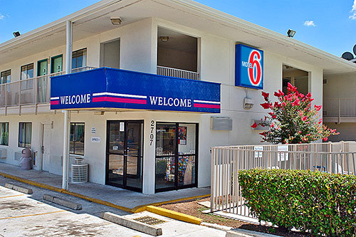 Photo of Motel 6 Austin South - Airport, Austin, TX