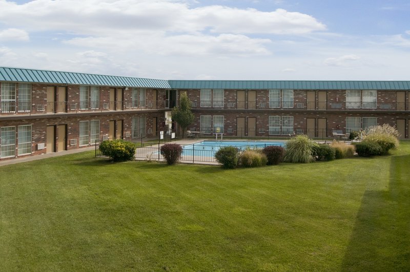 Photo of Best Western Holiday Manor McPherson, McPherson, KS