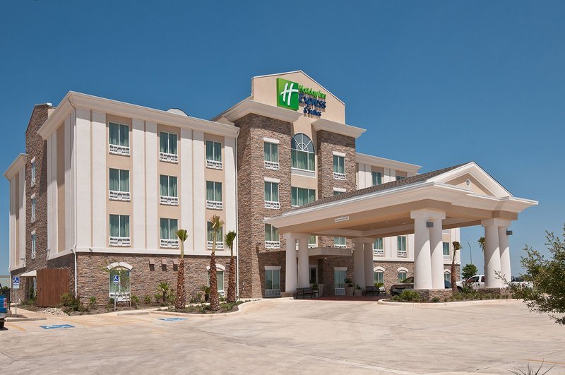 Photo of Holiday Inn Express & Suites Pearsall, Pearsall, TX