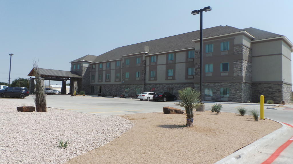 Photo of Oakwood Suites Hotel, Andrews, TX