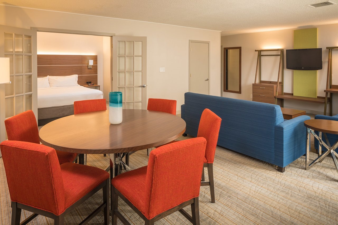 Photo of Holiday Inn Express & Suites Springfield, Springfield, IL