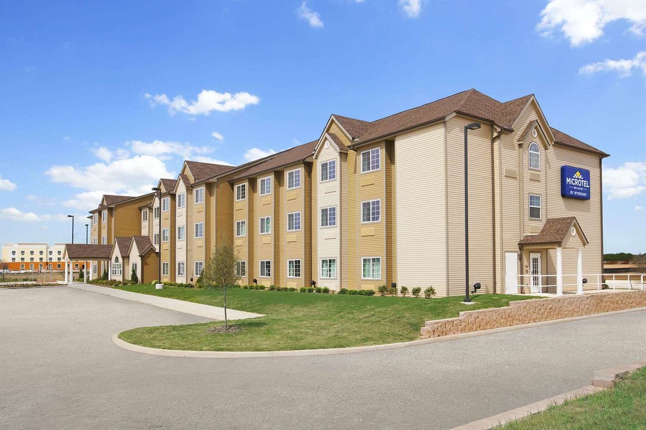 Photo of Microtel Inn & Suites by Wyndham Cotulla, Cotulla, TX