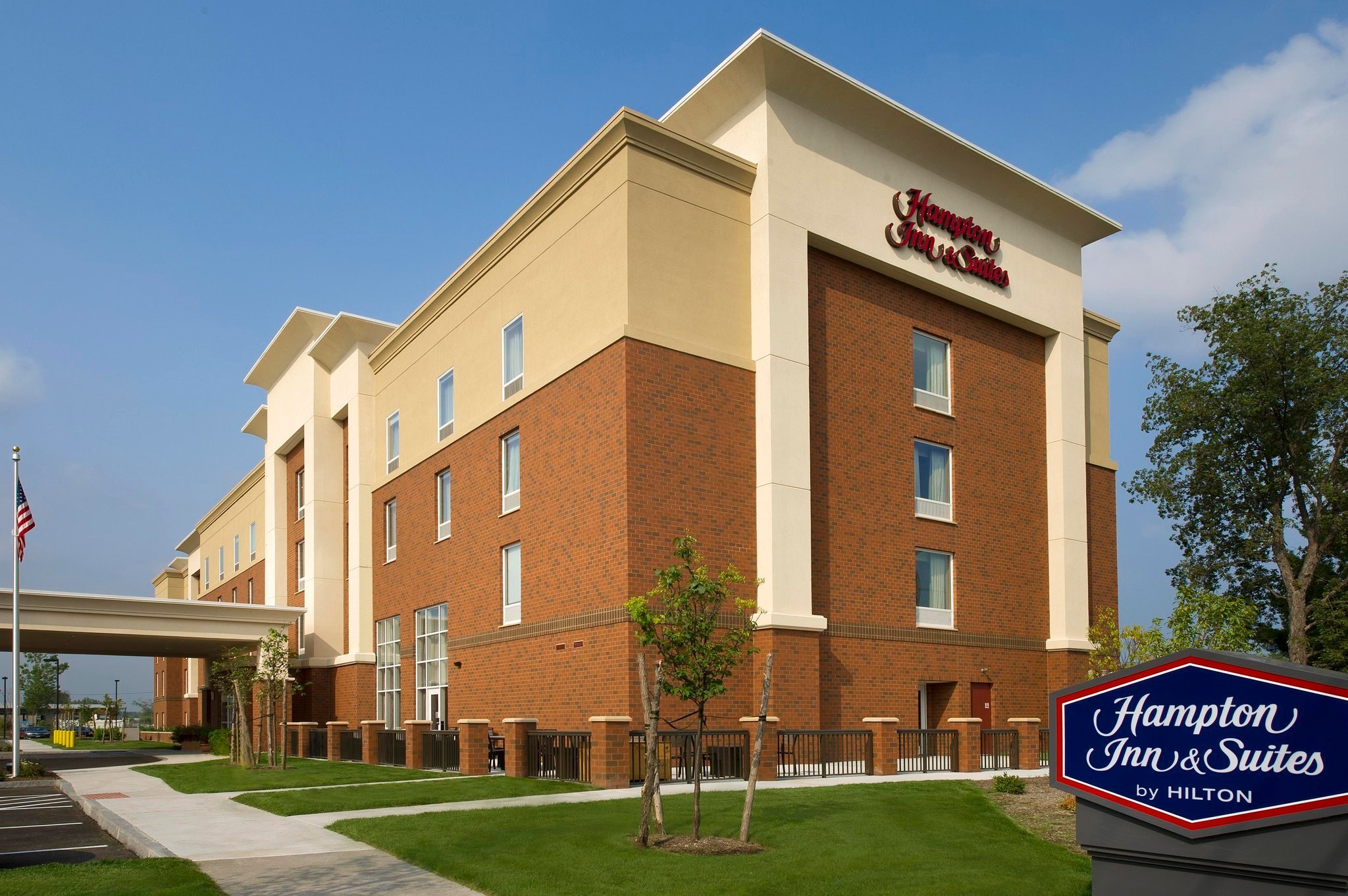 Photo of Hampton Inn & Suites Syracuse/Carrier Circle, East Syracuse, NY