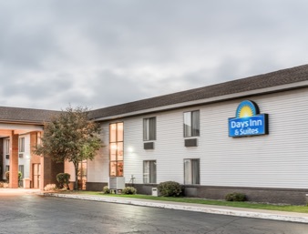 Photo of Days Inn & Suites Wausau, Wausau, WI