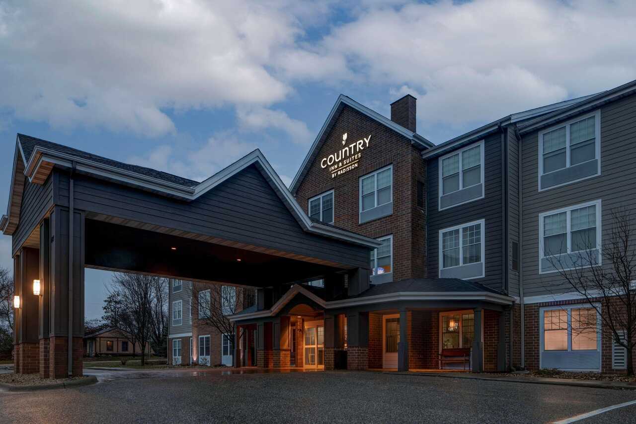 Photo of Country Inn & Suites by Radisson Red Wing, Red Wing, MN