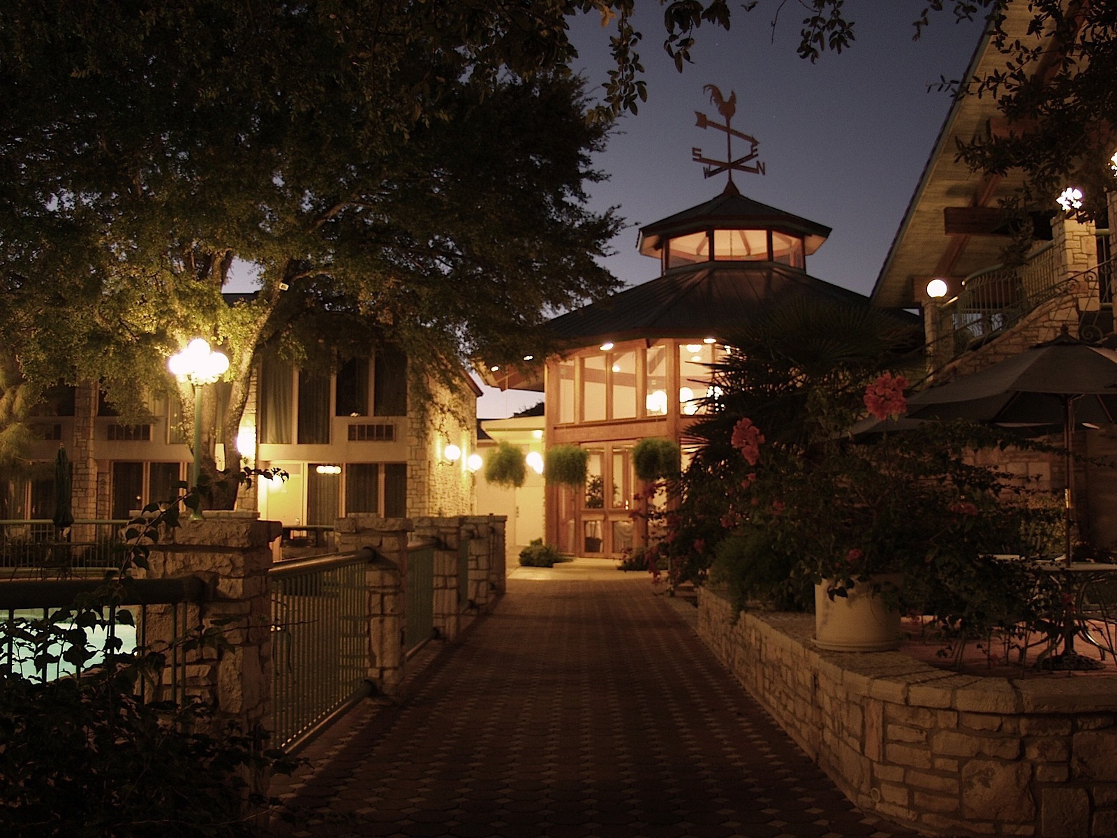 Photo of Inn of the Hills Hotel & Conference Center, Kerrville, TX