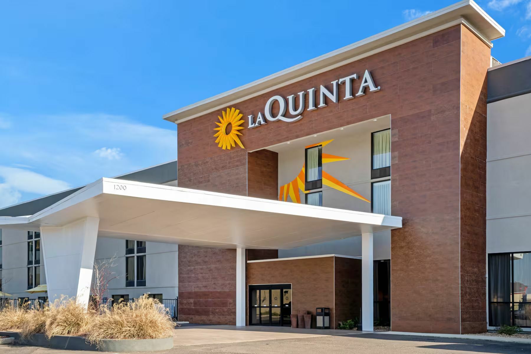 Photo of La Quinta Inn & Suites Columbus, Columbus, MS