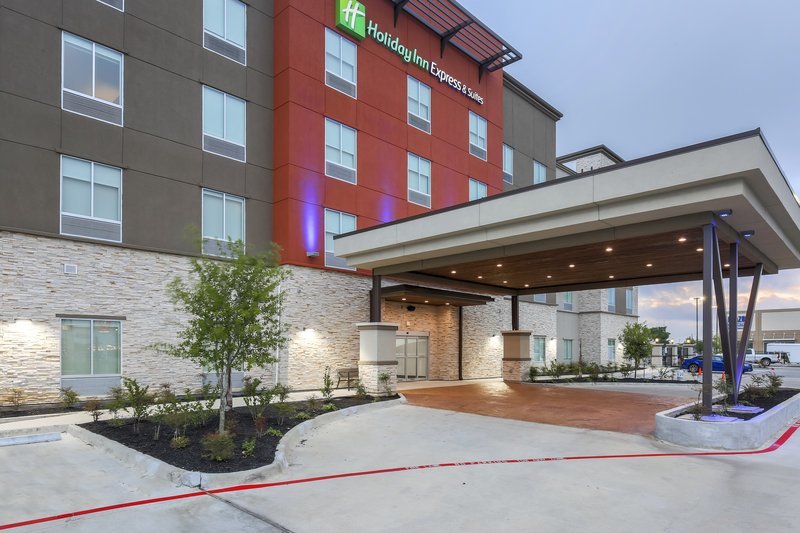 Photo of Holiday Inn Express & Suites Houston - Hobby Airport Area, Houston, TX