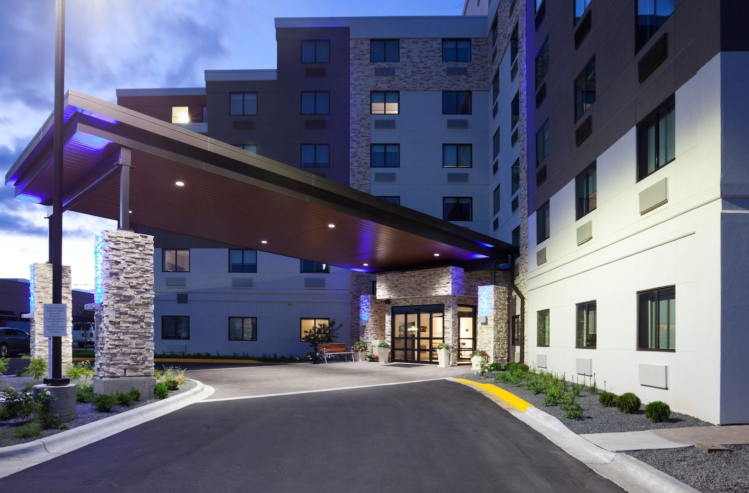 Photo of Holiday Inn Express Roseville-St. Paul, Saint Paul, MN