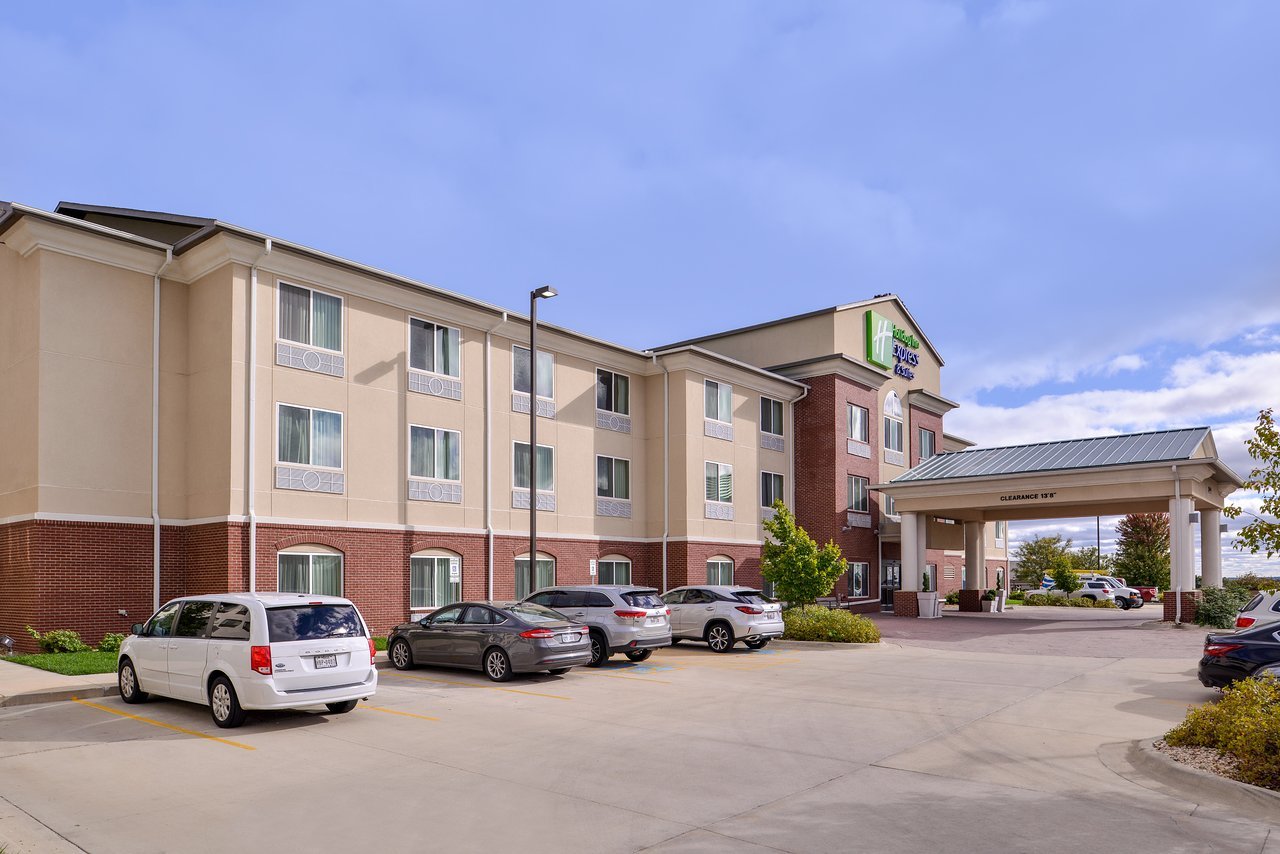 Photo of Holiday Inn Express & Suites Emporia Northwest, Emporia, KS