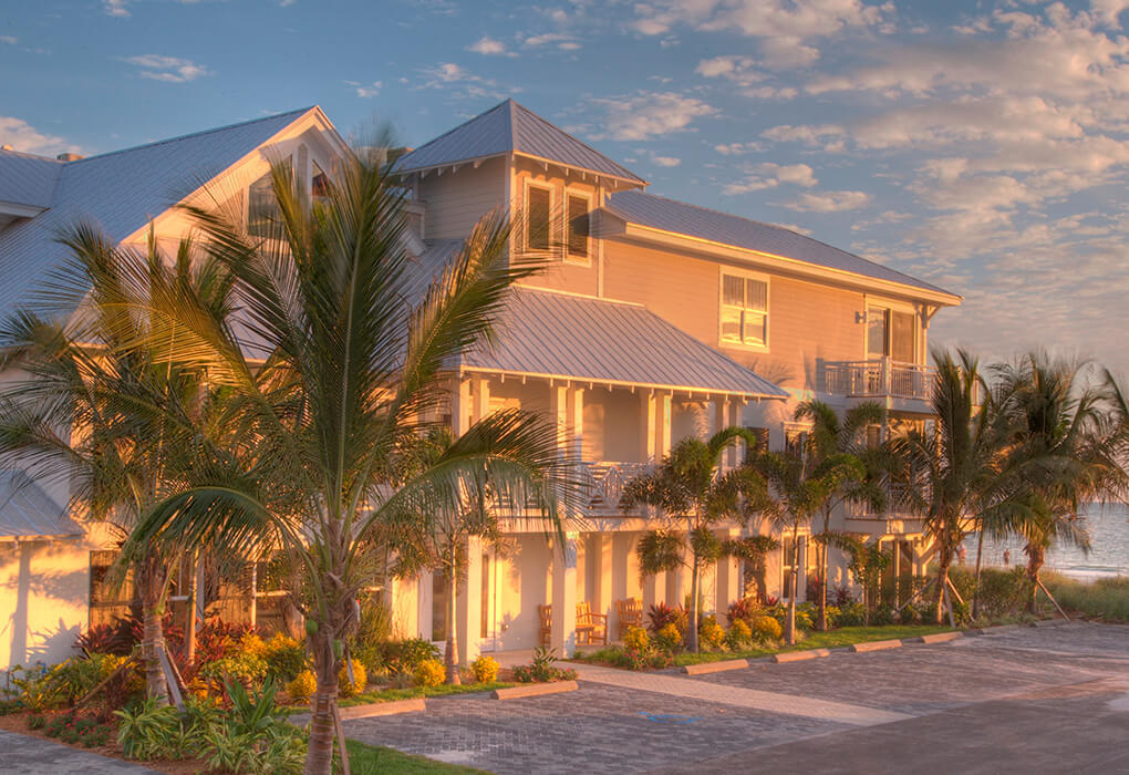 Photo of Mainsail Beach Inn, Bradenton Beach, FL