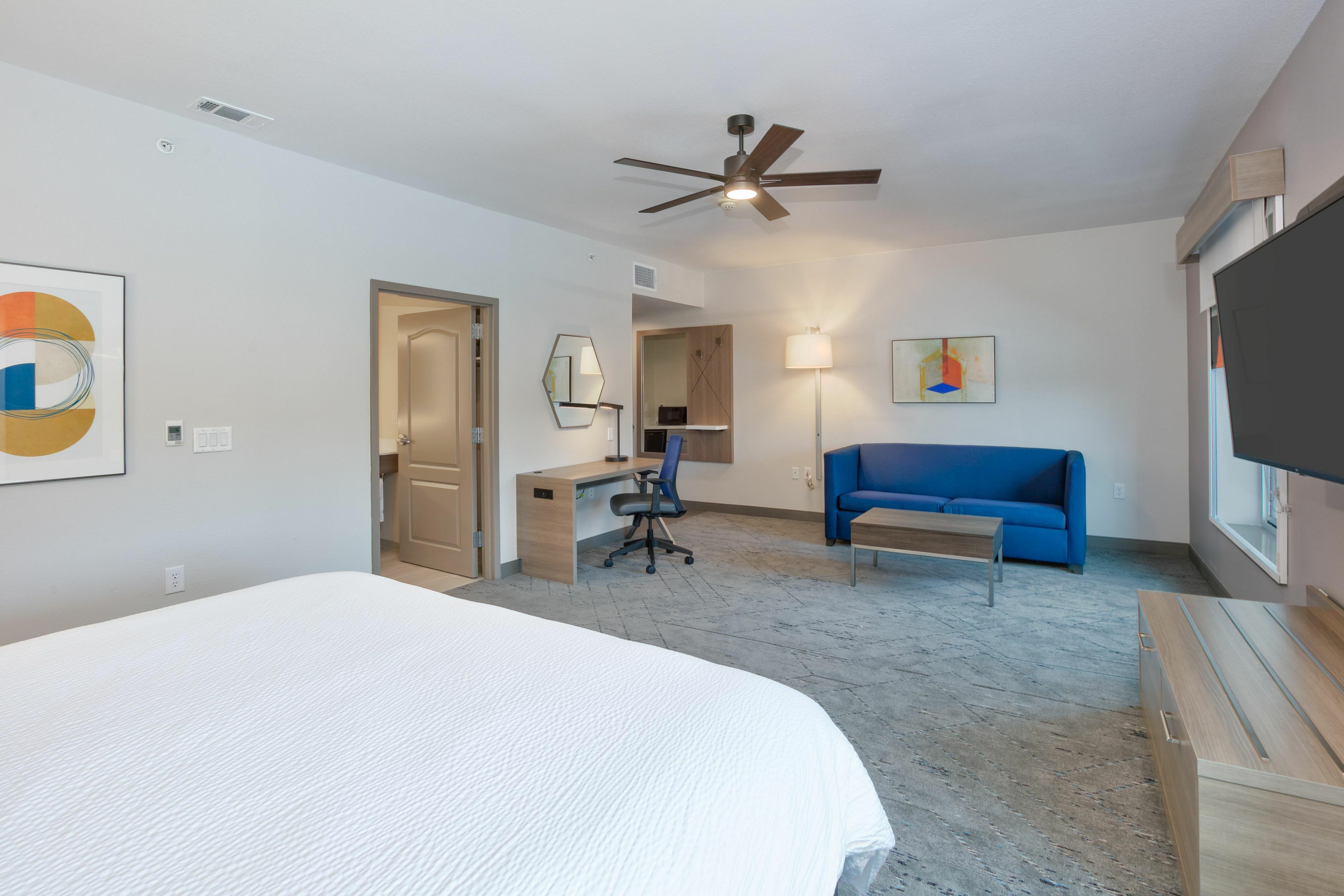 Photo of Holiday Inn Express & Suites North Dallas at Preston, Dallas, TX