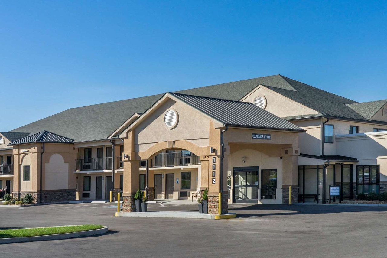 Photo of Baymont by Wyndham Clarksville, Clarksville, TN