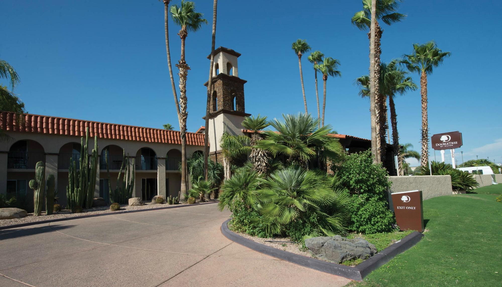 Photo of DoubleTree Suites  Hilton Hotel Tucson - Williams Center, Tucson, AZ
