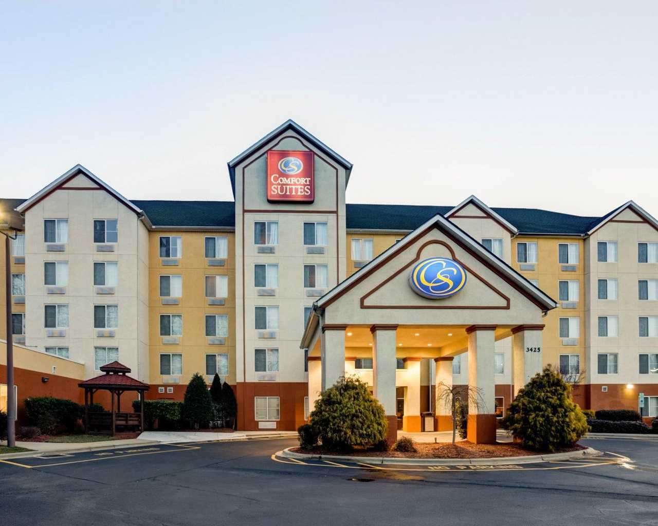 Photo of Comfort Suites Charlotte Airport, Charlotte, NC