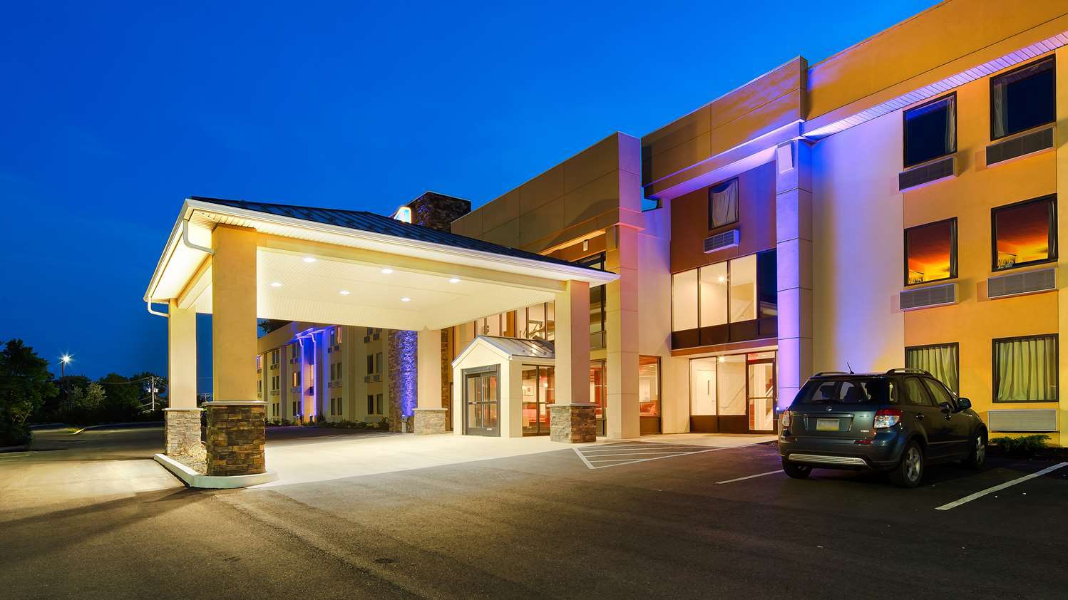 Photo of Best Western Plus Poconos Hotel, Tannersville, PA