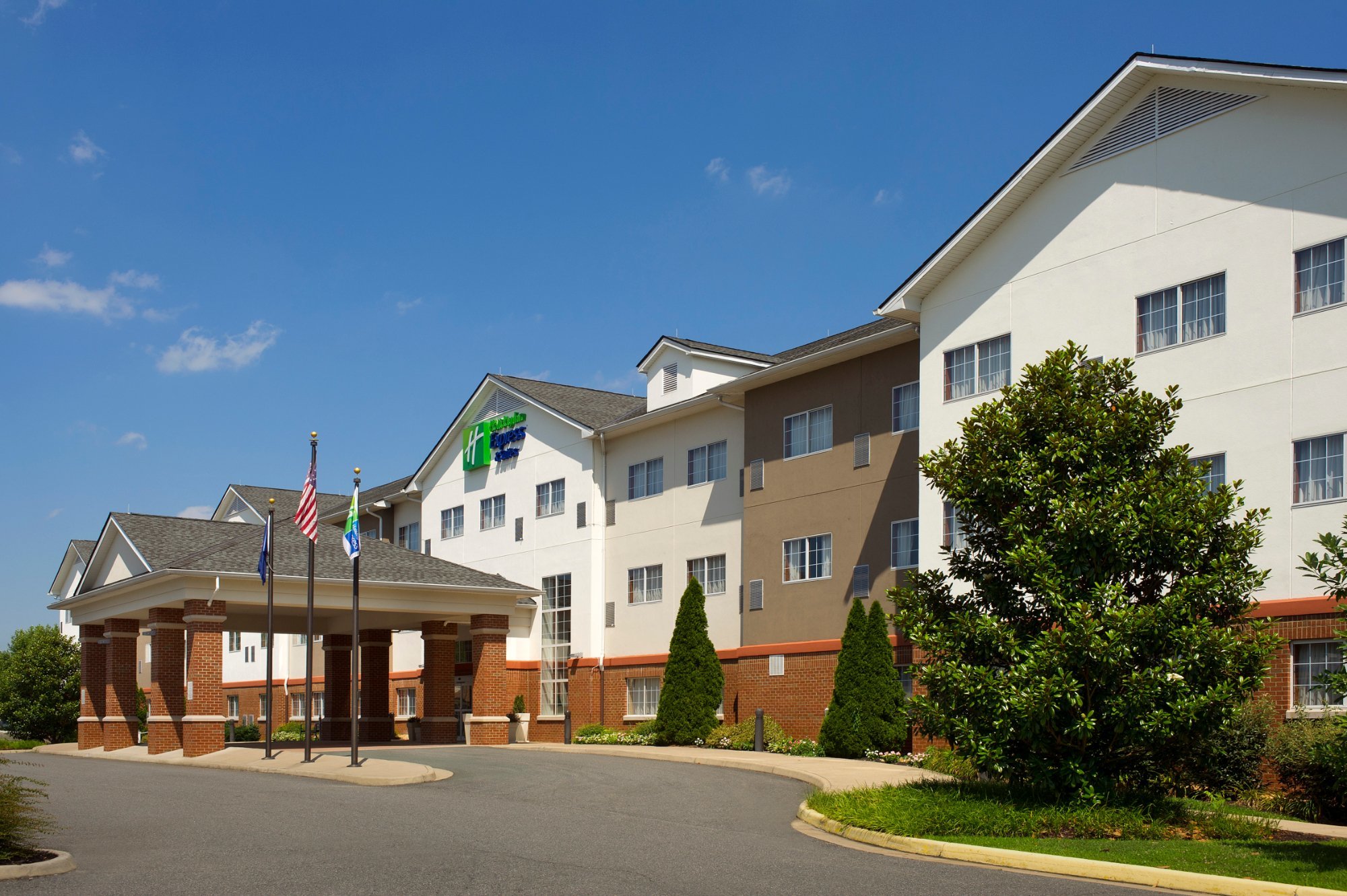Photo of Holiday Inn Express & Suites Charlottesville - Ruckersville, Ruckersville, VA