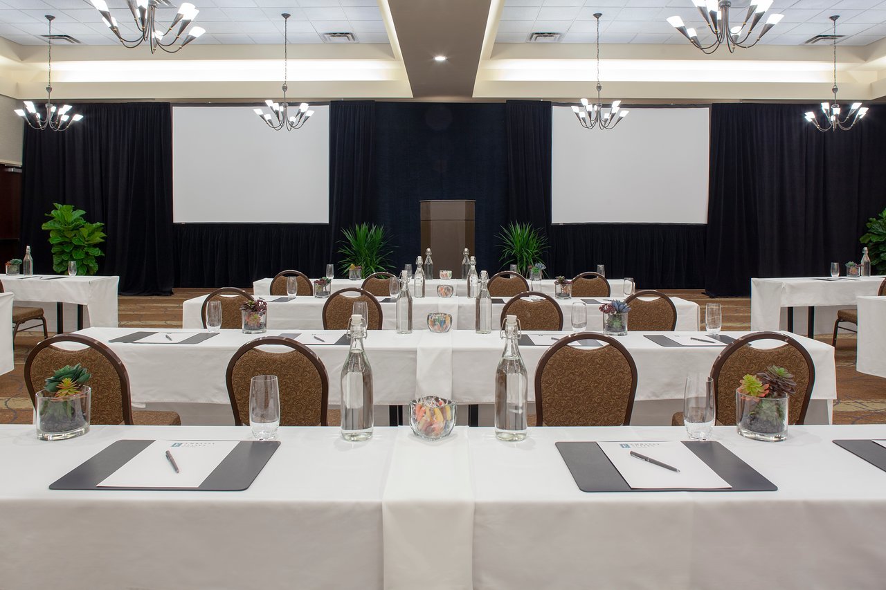 Photo of Embassy Suites by Hilton Phoenix Scottsdale, Phoenix, AZ