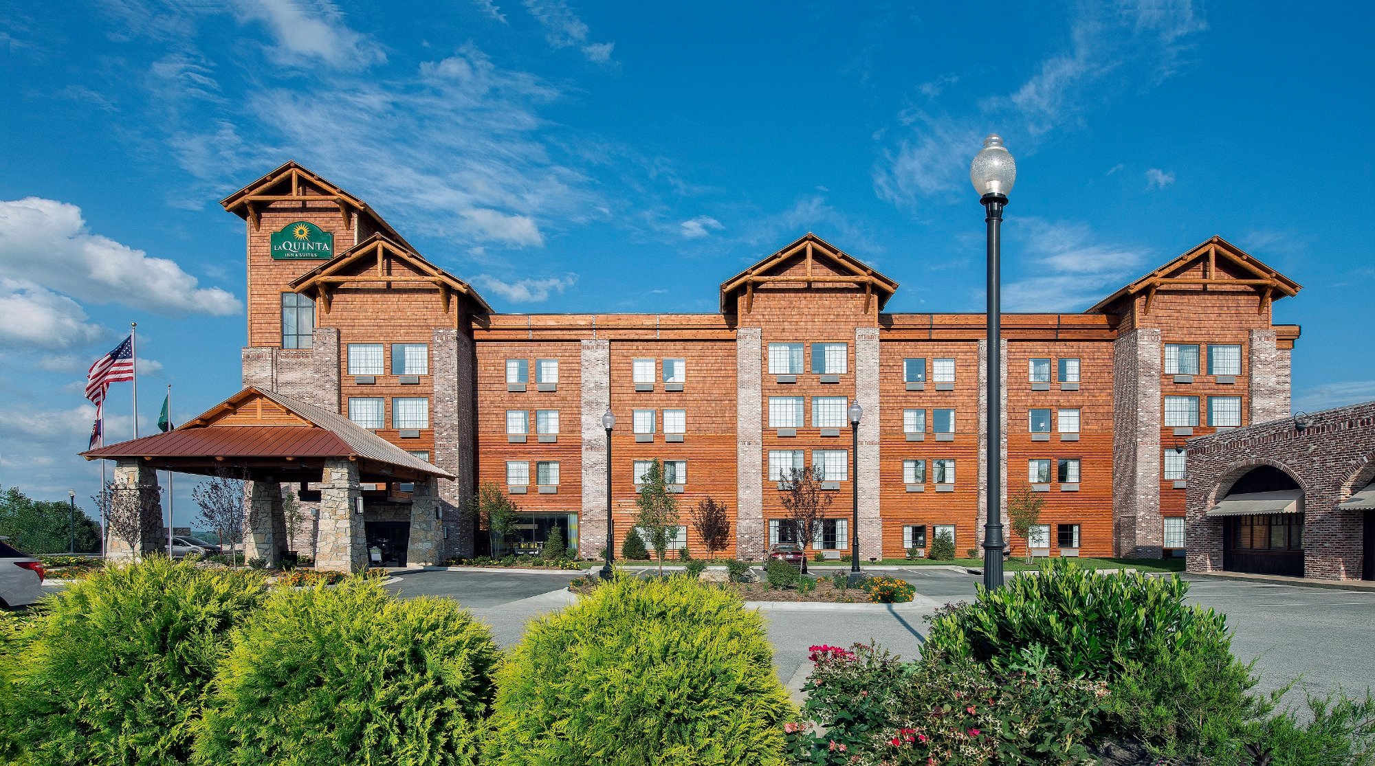 Photo of La Quinta Inn & Suites Branson-Hollister, Hollister, MO