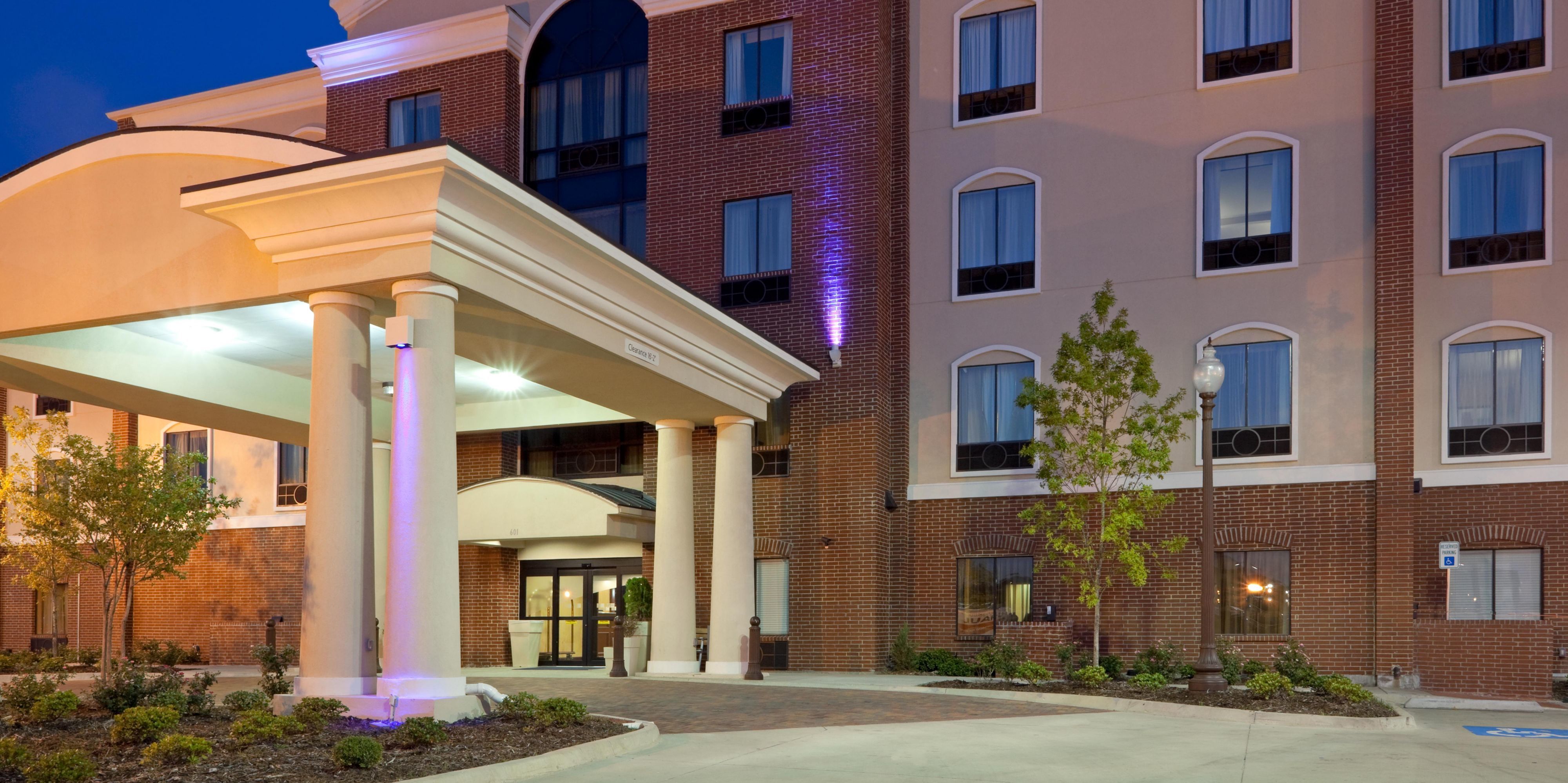 Photo of Holiday Inn Express & Suites Ennis, Ennis, TX