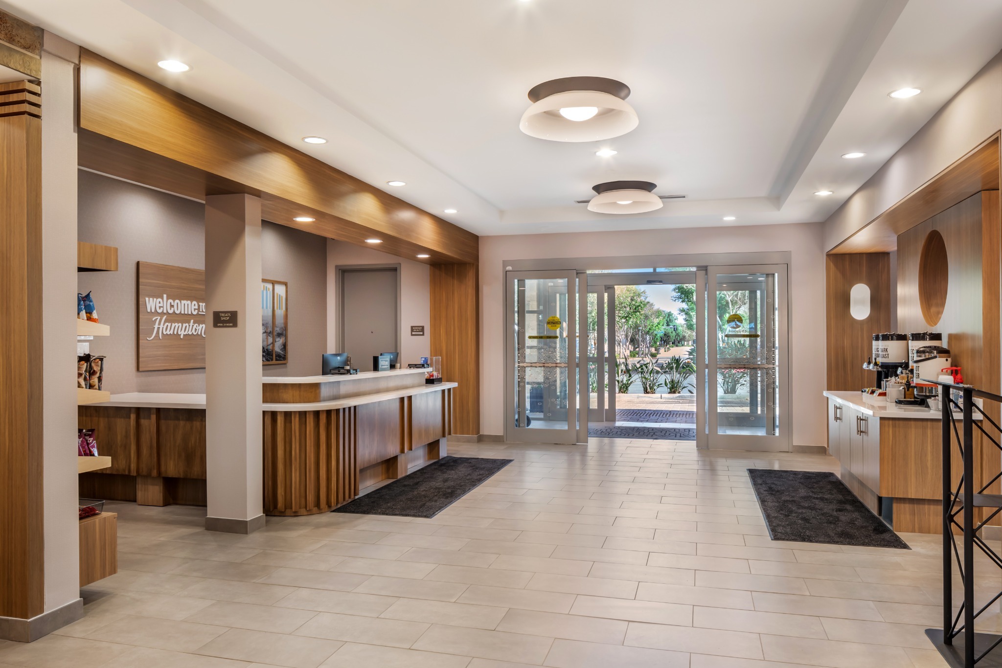 Photo of Hampton Inn & Suites Riverside/Corona East, Riverside, CA