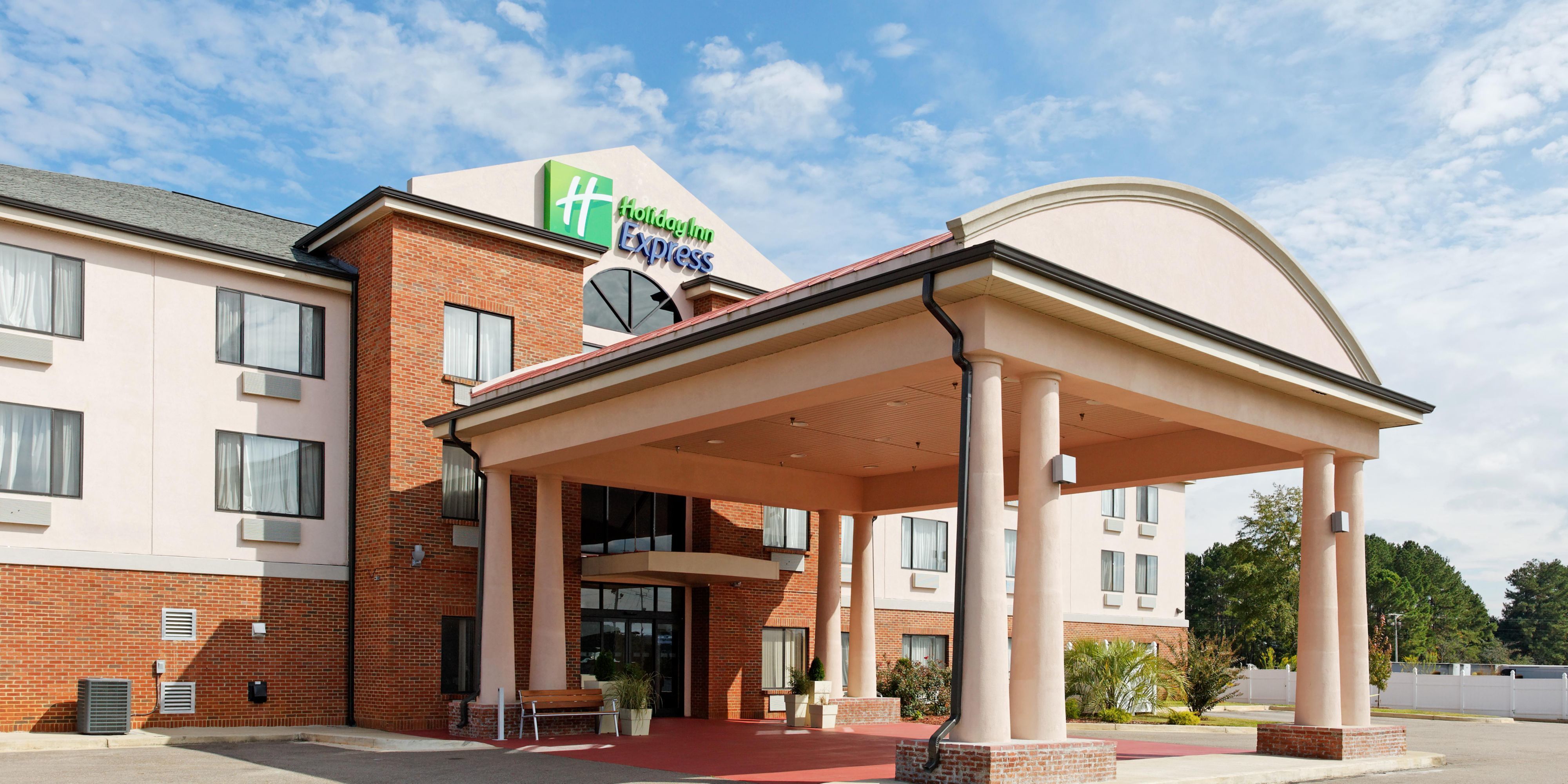 Photo of Holiday Inn Express & Suites Sylacauga, Sylacauga, AL